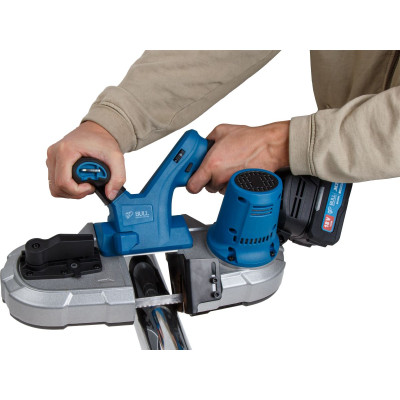 Аккум. ленточная пила BULL CBS 6583 в кор. XLTpro SOLO, БЕСЩЕТ., 18 В, 3,2 м/с, 65 мм Аккум. ленточная пила BULL CBS 6583 в кор. XLTpro SOLO, БЕСЩЕТ., 18 В, 3,2 м/с, 65 мм