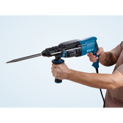 Перфоратор BULL BH 2602 в чем. Xcase 800 Вт, 3.0 Дж, 4 реж. + 2 зубила, 3 сверла, БЗП в комплекте Перфоратор BULL BH 2602 в чем. Xcase 800 Вт, 3.0 Дж, 4 реж. + 2 зубила, 3 сверла, БЗП в комплекте