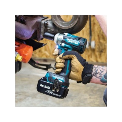 Аккум. ударный гайковерт MAKITA LXT DTW300Z в кор. Аккум. ударный гайковерт MAKITA LXT DTW300Z в кор.