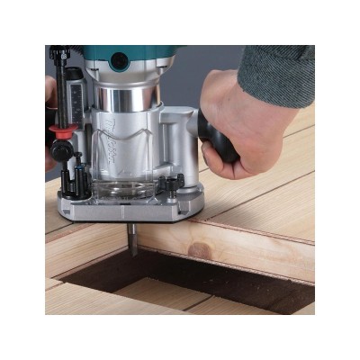 Фрезер кромочный MAKITA RT 0702 CX2 + аксессуары в сумке Фрезер кромочный MAKITA RT 0702 CX2 + аксессуары в сумке