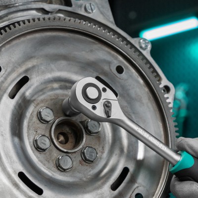 Ключ-трещотка 1/2", CrV, 72 зуба, с быстрым сбросом, матовый хром Stels Ключ-трещотка 1/2", CrV, 72 зуба, с быстрым сбросом, матовый хром Stels