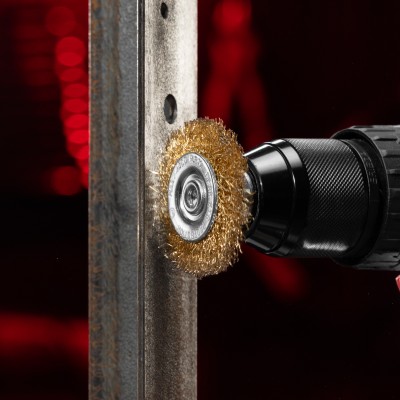 Щетка для дрели, 50 мм, плоская со шпилькой, латунированная витая проволока Matrix Щетка для дрели, 50 мм, плоская со шпилькой, латунированная витая проволока Matrix