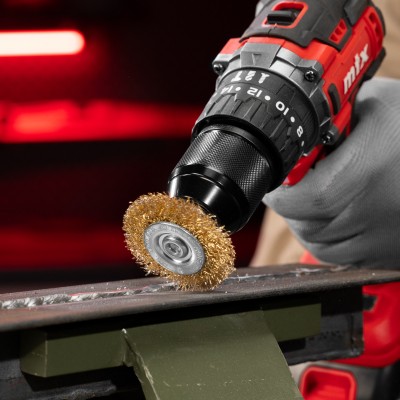 Щетка для дрели, 50 мм, плоская со шпилькой, латунированная витая проволока Matrix Щетка для дрели, 50 мм, плоская со шпилькой, латунированная витая проволока Matrix