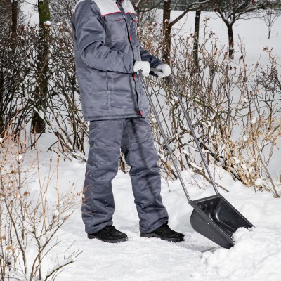 Движок для уборки снега пластиковый, 570 х 470 х 1300 мм, стальная рукоятка, Сибртех Движок для уборки снега пластиковый, 570 х 470 х 1300 мм, стальная рукоятка, Сибртех
