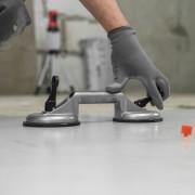 Стеклодомкрат алюминиевый двойной Matrix