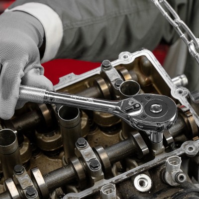 Ключ-трещотка 1/2", CrV, 45 зубьев, с быстрым сбросом, цельнометаллический, хром Matrix Ключ-трещотка 1/2", CrV, 45 зубьев, с быстрым сбросом, цельнометаллический, хром Matrix