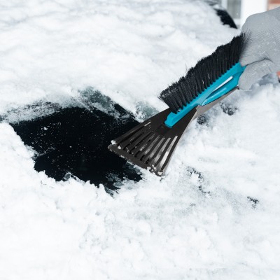 Щетка-сметка для снега со скребком 400 мм, бирюзовая Sparta Щетка-сметка для снега со скребком 400 мм, бирюзовая Sparta