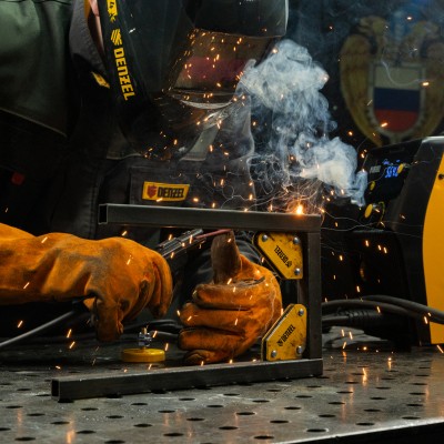 Набор из 4 магнитных фиксаторов для сварочных работ Denzel Набор из 4 магнитных фиксаторов для сварочных работ Denzel