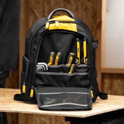 Рюкзак для инструмента, 365х190х430 мм, 3 отделения, 26 карманов Denzel Рюкзак для инструмента, 365х190х430 мм, 3 отделения, 26 карманов Denzel