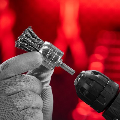 Щетка для дрели, 30 мм, "чашка" со шпилькой, крученая металлическая проволока Matrix Щетка для дрели, 30 мм, "чашка" со шпилькой, крученая металлическая проволока Matrix