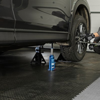 Домкрат гидравлический бутылочный, 3 т, h подъема 188-363 мм, в пластиковом кейсе Stels Домкрат гидравлический бутылочный, 3 т, h подъема 188-363 мм, в пластиковом кейсе Stels