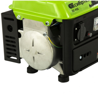 Генератор бензиновый БС-950, 0.8 кВт, 230 В, 2-х тактный, 4 л, ручной стартер Сибртех Генератор бензиновый БС-950, 0.8 кВт, 230 В, 2-х тактный, 4 л, ручной стартер Сибртех