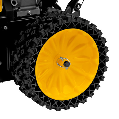 Бензиновая снегоуборочная машина SBM 610S PRO, 212 cc, электростартер, фара, обогрев Denzel Бензиновая снегоуборочная машина SBM 610S PRO, 212 cc, электростартер, фара, обогрев Denzel