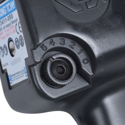 KING TONY Гайковерт пневматический ударный 1/2", 881 Нм, в комплекте перчатки антивибрационные KING TONY Гайковерт пневматический ударный 1/2", 881 Нм, в комплекте перчатки антивибрационные