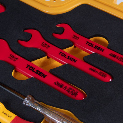 TOLSEN Набор инструментов диэлектрических, универсальный, 18 предметов TOLSEN Набор инструментов диэлектрических, универсальный, 18 предметов