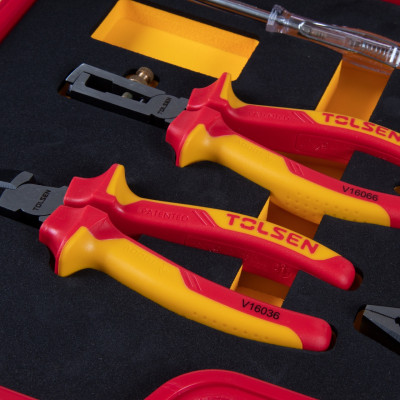 TOLSEN Набор инструментов диэлектрических, универсальный, 15 предметов TOLSEN Набор инструментов диэлектрических, универсальный, 15 предметов