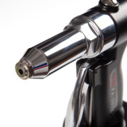 MIGHTY SEVEN Пневмогидравлический заклепочник для заклепок диаметром 2,4 до 6,4 мм, пневмоудержание заклепки