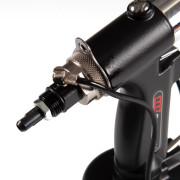 MIGHTY SEVEN Пневмогидравлический заклепочник для заклепок диаметром 2,4 до 6,4 мм, пневмоудержание заклепки