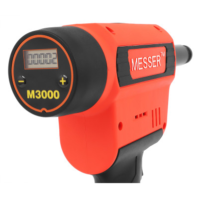 Аккумуляторный резьбовой заклепочник Messer M3000 с электронной системой настройки сжатия и счетчиком Аккумуляторный резьбовой заклепочник Messer M3000 с электронной системой настройки сжатия и счетчиком