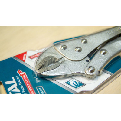 Зажим с фиксатором 250 мм TOTAL изогнутые губки THT191003 Зажим с фиксатором 250 мм TOTAL изогнутые губки THT191003