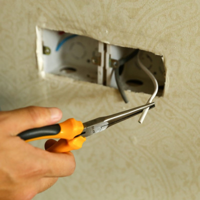 Набор эргономичных плоскогубцев DEKO SET 5 065-0228 Набор эргономичных плоскогубцев DEKO SET 5 065-0228