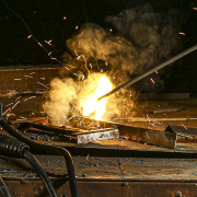 Инвертор сварочный DEKO DKWM200A LCD Advanced ( + набор для сварки)