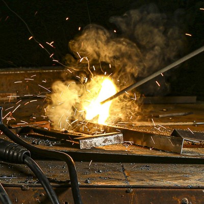 Инвертор сварочный DEKO DKWM200A LCD Advanced ( + набор для сварки) Инвертор сварочный DEKO DKWM200A LCD Advanced ( + набор для сварки)