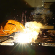 Инвертор сварочный DEKO DKWM200A LCD Advanced ( + набор для сварки)