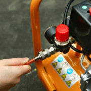 Компрессор масляный коаксиальный DEKO DKAC24 ( + 5 предметов)