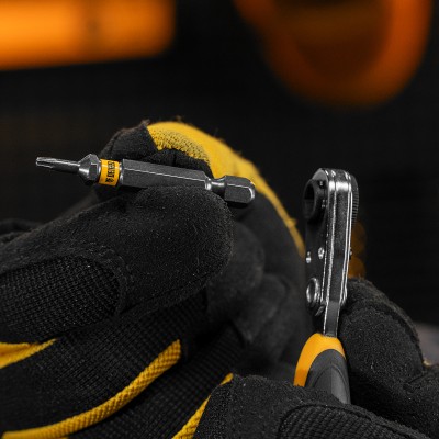 Бита TX 8х50, сталь S2, шестигранный профиль, 10 шт. Е 6,3 Denzel Бита TX 8х50, сталь S2, шестигранный профиль, 10 шт. Е 6,3 Denzel