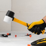 Киянка резиновая, 450 г, черно-белая, фибергласовая рукоятка c TPR покрытием Denzel