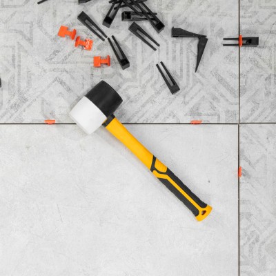 Киянка резиновая, 450 г, черно-белая, фибергласовая рукоятка c TPR покрытием Denzel Киянка резиновая, 450 г, черно-белая, фибергласовая рукоятка c TPR покрытием Denzel