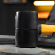 Киянка резиновая, 450 г, черная, фибергласовая рукоятка c TPR покрытием Denzel