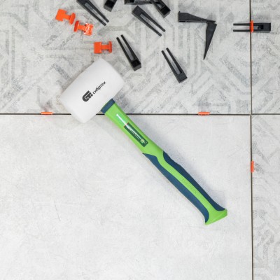 Киянка резиновая, 680 г, белая резина, фибергласовая рукоятка Сибртех Киянка резиновая, 680 г, белая резина, фибергласовая рукоятка Сибртех