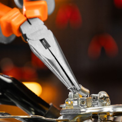 Длинногубцы прямые Classic, 180 мм, шлифованные, пластмассовые рукоятки Sparta Длинногубцы прямые Classic, 180 мм, шлифованные, пластмассовые рукоятки Sparta