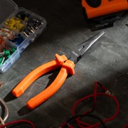 Длинногубцы прямые Classic, 180 мм, шлифованные, пластмассовые рукоятки Sparta