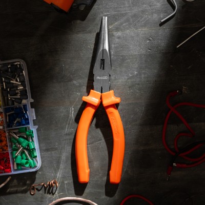 Длинногубцы прямые Classic, 180 мм, шлифованные, пластмассовые рукоятки Sparta Длинногубцы прямые Classic, 180 мм, шлифованные, пластмассовые рукоятки Sparta