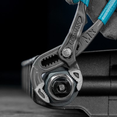 Клещи переставные, кнопочный механизм, обливные рукоятки, 180 мм Gross Клещи переставные, кнопочный механизм, обливные рукоятки, 180 мм Gross