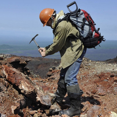 Кирка MINI 400 г, фибергласовая обрезиненная рукоятка 385 мм Matrix Кирка MINI 400 г, фибергласовая обрезиненная рукоятка 385 мм Matrix