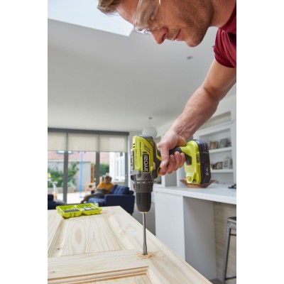 ONE + / Ударная дрель-шуруповерт RYOBI R18PD3-220S ONE + / Ударная дрель-шуруповерт RYOBI R18PD3-220S