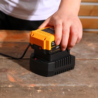Зарядное устройство DEKO DC20V PRO Зарядное устройство DEKO DC20V PRO