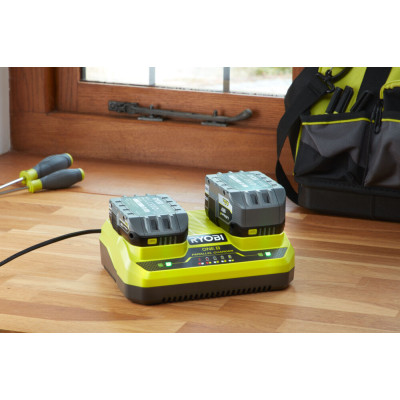 ONE + / Зарядное устройство RYOBI RC18240 ONE + / Зарядное устройство RYOBI RC18240