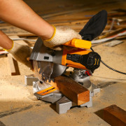 Пила торцовочная DEKO DKMS1400-210