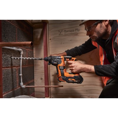 Перфоратор аккумуляторный AEG BBH18BLLI-502C Перфоратор аккумуляторный AEG BBH18BLLI-502C