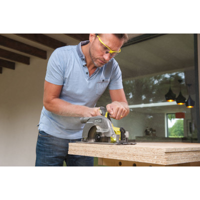 ONE + / Пила циркулярная RYOBI R18CS7-0 (CSBL-0) (без батареи) ONE + / Пила циркулярная RYOBI R18CS7-0 (CSBL-0) (без батареи)