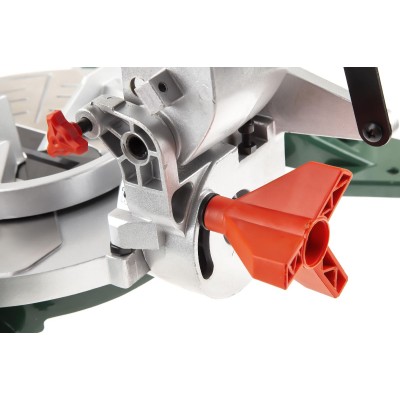 Пила торцовочная (стусло) Hammer Flex STL1800/255 1800Вт 5000об/мин круг 255мм гл. пропила 70мм Пила торцовочная (стусло) Hammer Flex STL1800/255 1800Вт 5000об/мин круг 255мм гл. пропила 70мм