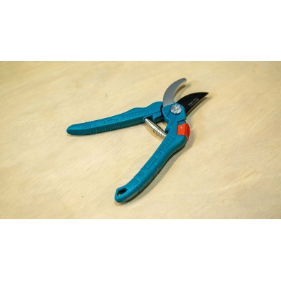 Секатор TOTAL THT0201 Секатор TOTAL THT0201