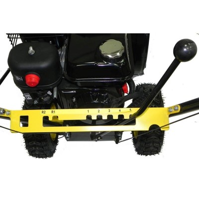 Снегоуборщик бензиновый Huter SGC 4100 Снегоуборщик бензиновый Huter SGC 4100