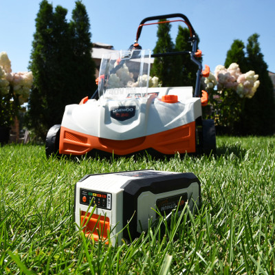 Аэратор-скарификатор аккумуляторный DAEWOO DSC 3840Li (без батареи) Аэратор-скарификатор аккумуляторный DAEWOO DSC 3840Li (без батареи)